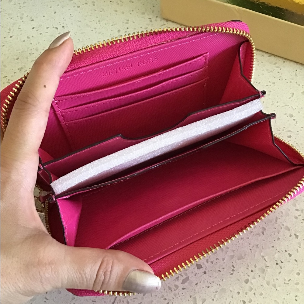 PINK WALLET - Picture 3 of 3